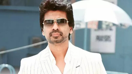 Actor & Filmmaker Nikhil Dwivedi tests COVID-19 positive | Mumbai Live