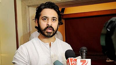 BJP नेता का विवादित बयान, 'अजित पवार के काफिले पर पत्थर बरसा कर उनका स्वागत करो'