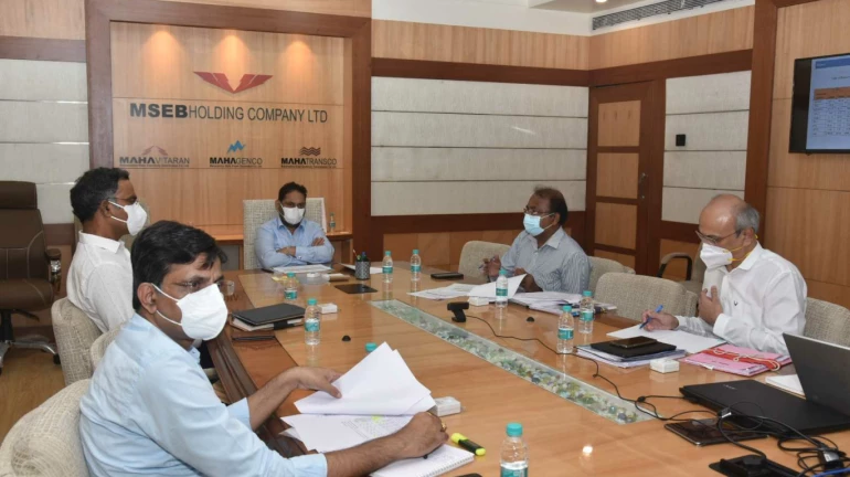 महापारेषणच्या मनोऱ्यांवरुन टाका ‘ऑप्टिकल फायबर’- ऊर्जामंत्री नितीन राऊत महापारेषणच्या मनोऱ्यांवरुन टाका ‘ऑप्टिकल फायबर’- ऊर्जामंत्री नितीन राऊत