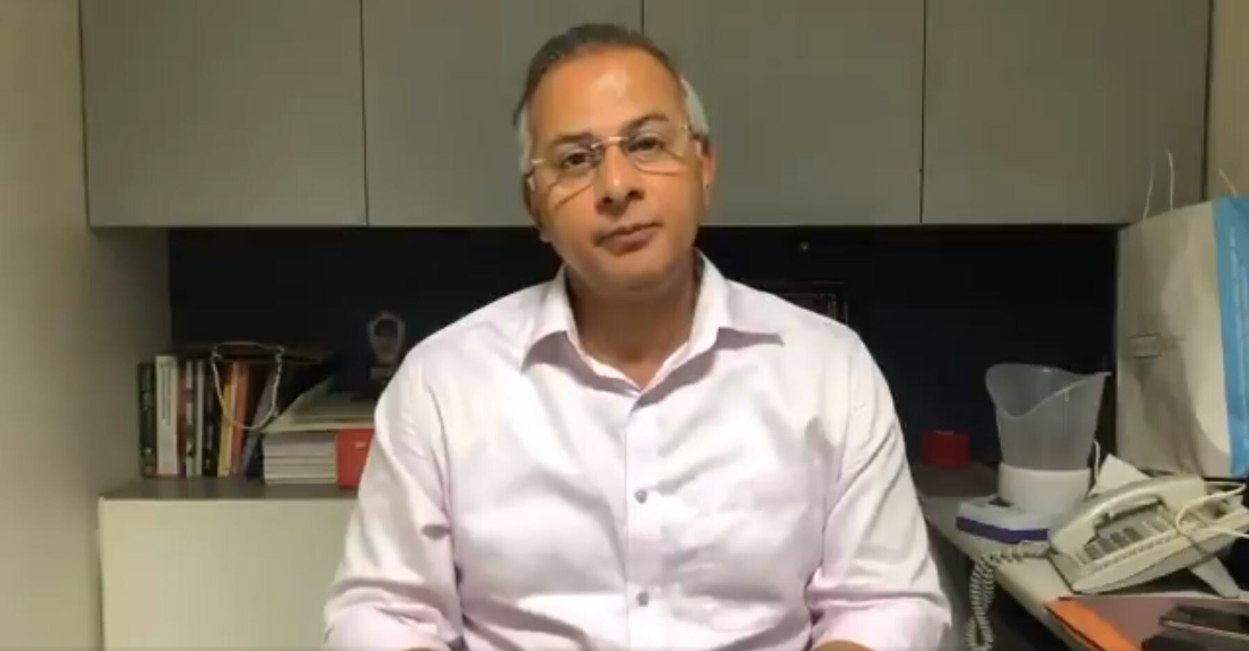 घराजवळ हवं कोरोना लसीकरण केंद्र, मनसेची आरोग्यमंत्र्यांकडे मागणी