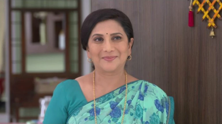 निवेदिता सराफ यांना कोरोनाची लागण, 'अग्गबाई सासूबाई' मालिकेतील इतर कलाकार... निवेदिता सराफ यांना कोरोनाची लागण, 'अग्गबाई सासूबाई' मालिकेतील इतर कलाकार...