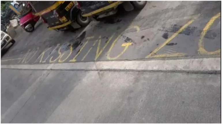 Mumbai: In a first of its kind, This area of Borivali has 'No Kissing Zone' Mumbai: In a first of its kind, This area of Borivali has 'No Kissing Zone'