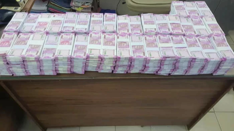 Mumbai Police arrests 7 persons with fake currency of ₹7 crores Mumbai Police arrests 7 persons with fake currency of ₹7 crores