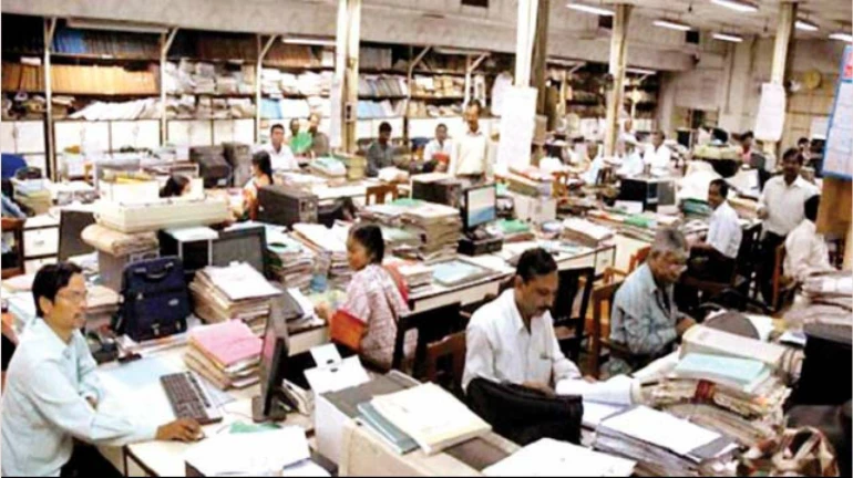राज्यात २ लाखाहून अधिक पदं रिक्त राज्यात २ लाखाहून अधिक पदं रिक्त