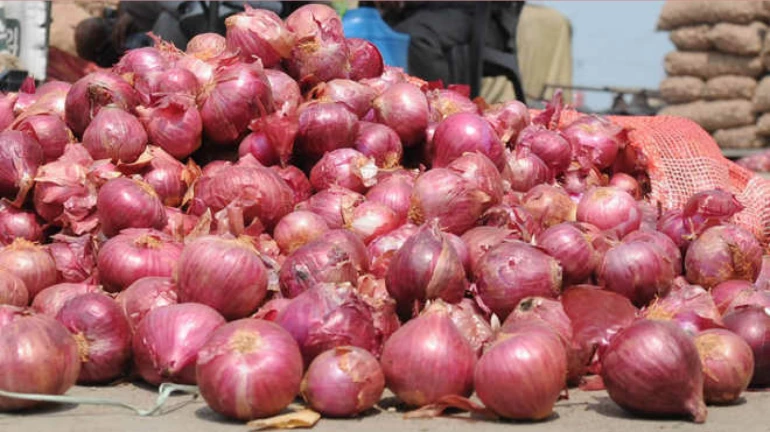 Onion prices drop after vendors import from foreign countries