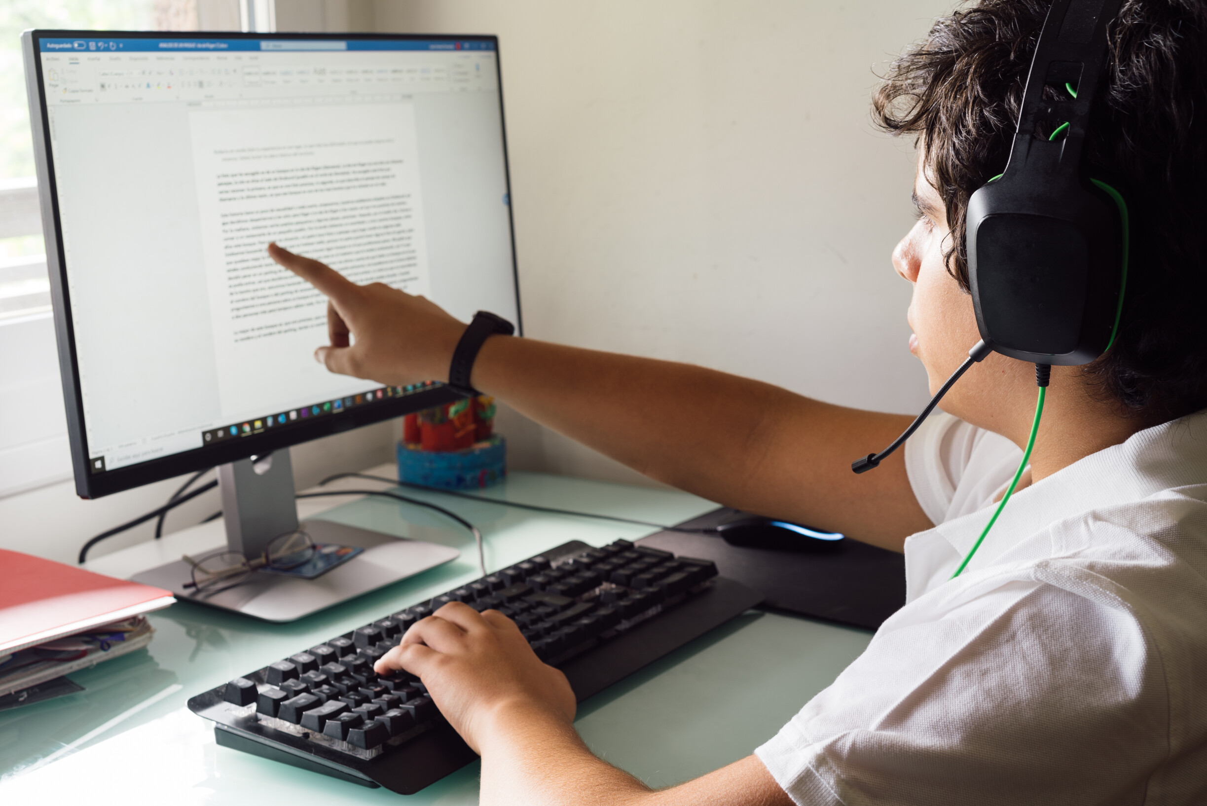 कोरोना के बढ़ते मामलों ने कॉलेजों को ऑनलाइन लर्निंग के लिए फिर से किया मजबूर