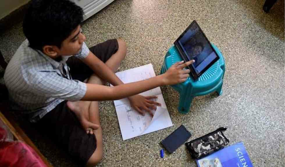 विद्यार्थ्यांना मोबाइल रिचार्जसाठी ५०० रुपये, नवी मुंबई पालिकेचा निर्णय