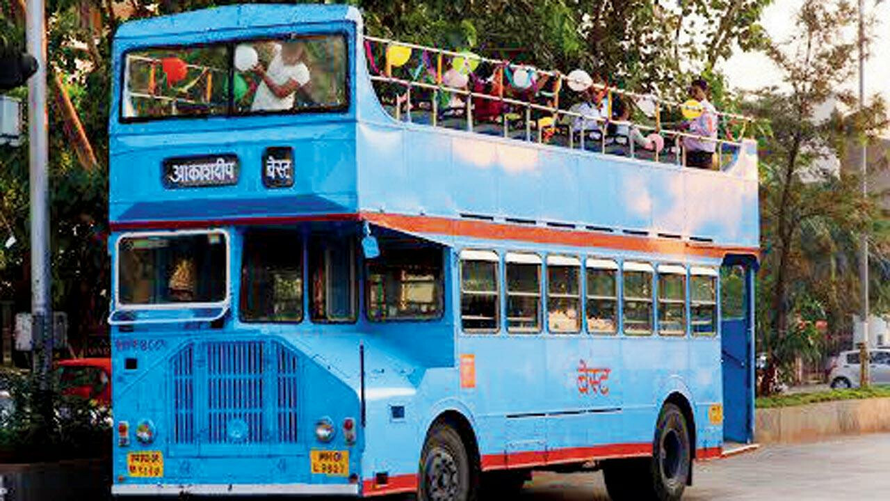 ओपन डेक बसेस पर्यटकांसाठी ठरत आहेत 'मोस्ट फेवरेट'