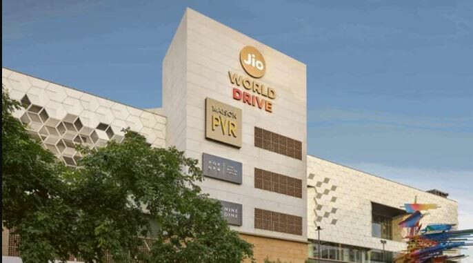 मुंबईकरांना अनुभवता येणार ड्राइव्ह इन थिएटरचा अनुभव