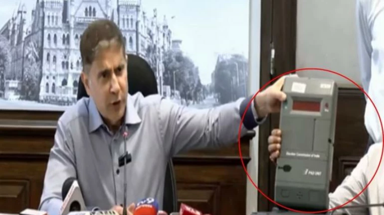 कोणत्याच पक्षाला नवीन PADU मशीनची माहिती देण्यात आली नाही - राज ठाकरे कोणत्याच पक्षाला नवीन PADU मशीनची माहिती देण्यात आली नाही - राज ठाकरे