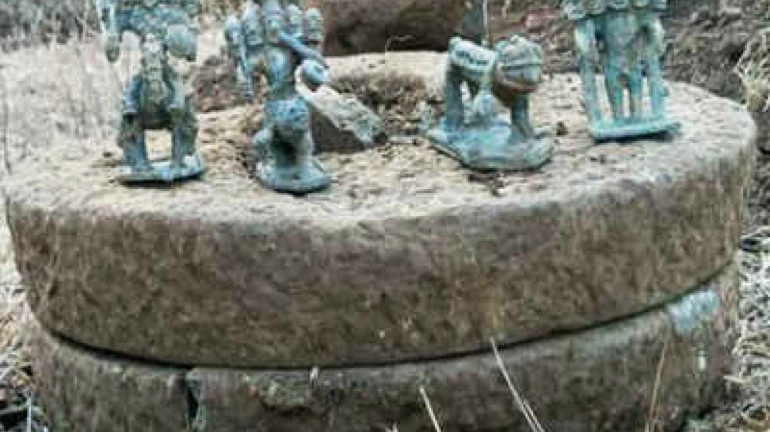 Locals Discover 12th-Century Artefacts in Palghar