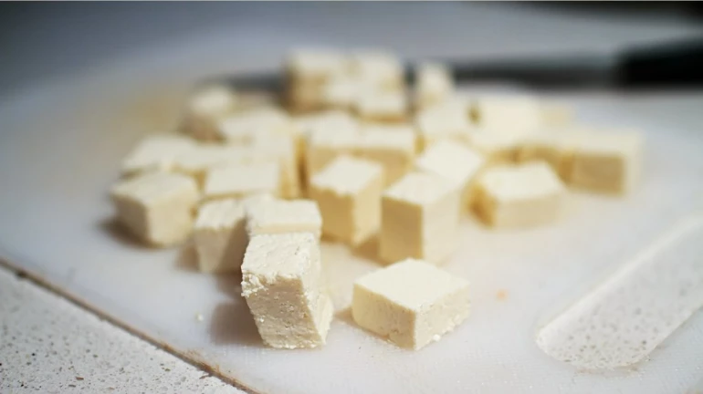 1 मई से चीज़ के जैसे दिखने वाले पनीर नहीं बेचे जा सकेंगे- FDA 1 मई से चीज़ के जैसे दिखने वाले पनीर नहीं बेचे जा सकेंगे- FDA