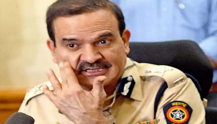 मुंबईचे माजी पोलीस आयुक्त परमबीर सिंह यांचं अखेर निलंबन