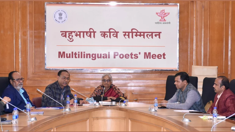 Mumbai's Sahitya Akademi Sees Fusion of Different Worlds Through Poetry