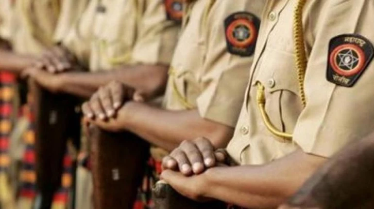 धक्कादायक! मुंबईतील पोलीस अधिकाऱ्याचं कोरोनामुळे निधन धक्कादायक! मुंबईतील पोलीस अधिकाऱ्याचं कोरोनामुळे निधन