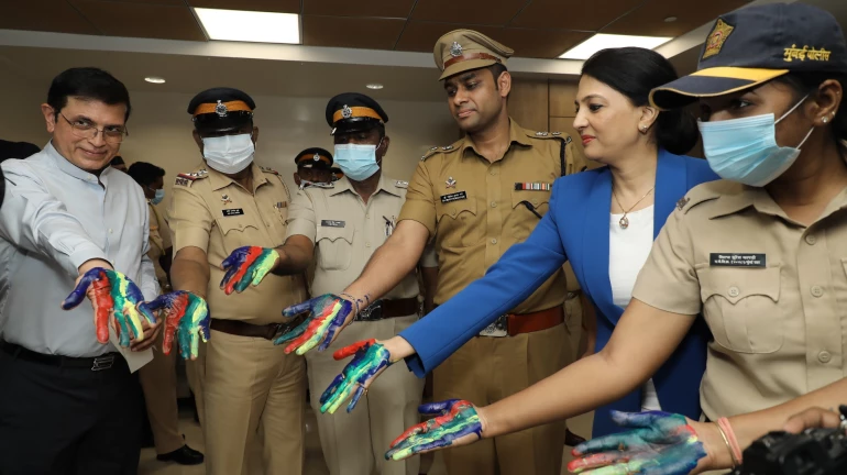 Over 100 Mumbai Police officials gather to pledge against tobacco addiction