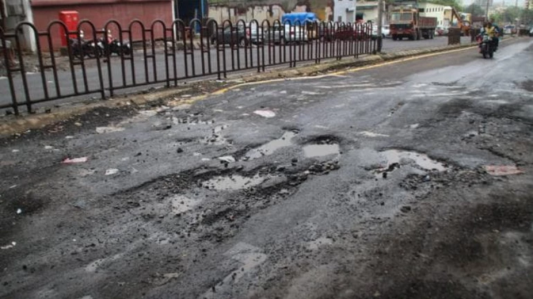 Four civic engineers suspended by TMC for poor condition of roads in Thane