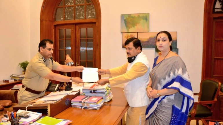 पूजा चव्हाण आत्महत्या प्रकरण: प्रवीण दरेकरांचे सरकारला १२ प्रश्न पूजा चव्हाण आत्महत्या प्रकरण: प्रवीण दरेकरांचे सरकारला १२ प्रश्न