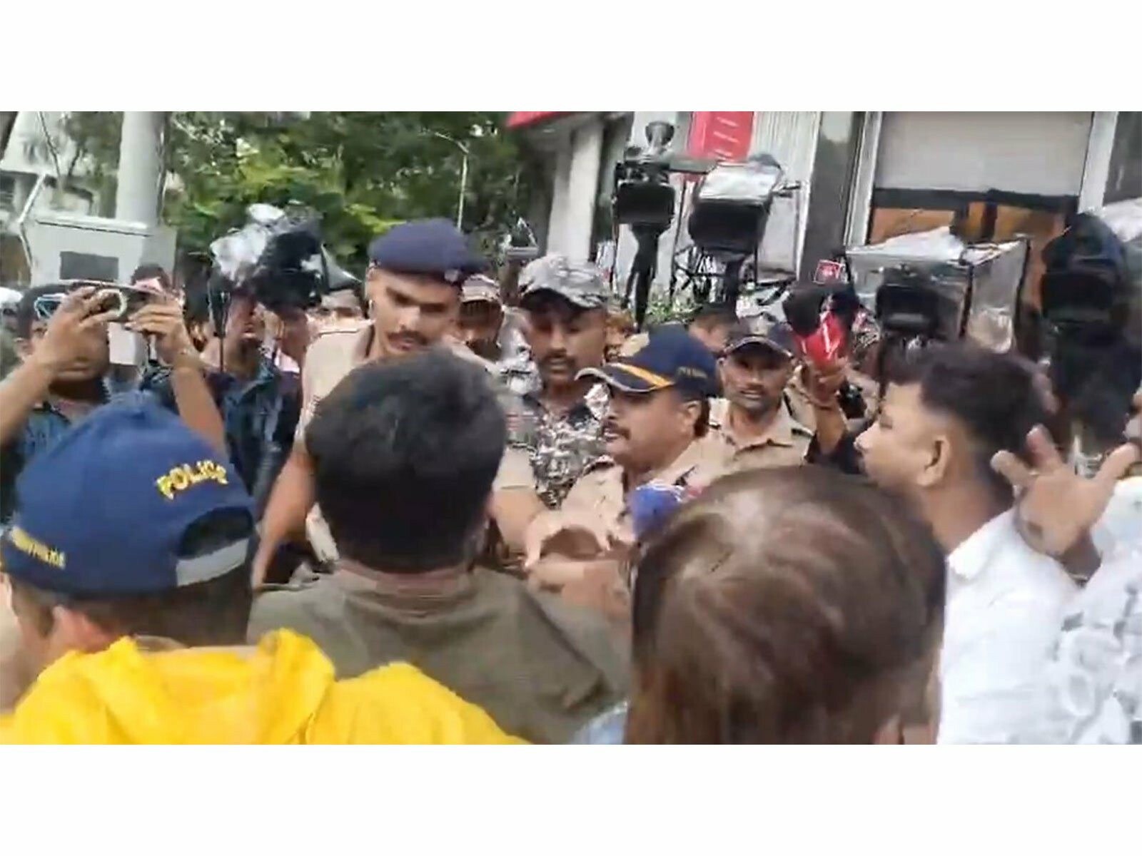 Mumbai Protest Row: Heavy Security at Azad Maidan, CSMT and BMC, Over 900 Booked