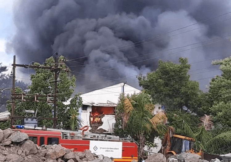 केमिकल कंपनीत भीषण आग, १७ कर्मचाऱ्यांचा मृत्यू