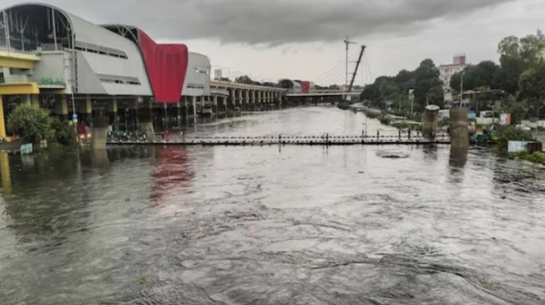 Landslide reported in Lavasa. पुण्यातील लवासामध्ये भूस्खलन झाल्याची माहिती. Landslide reported in Lavasa. पुण्यातील लवासामध्ये भूस्खलन झाल्याची माहिती.