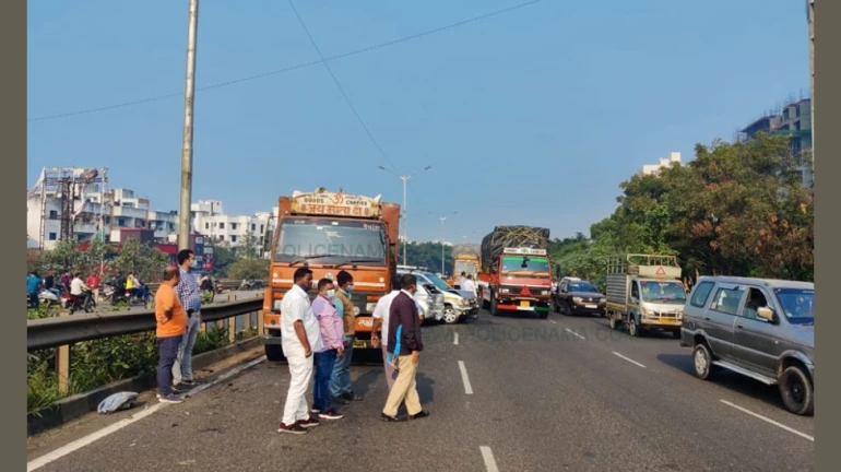 3 pedestrians crushed to death by truck on Pune-Satara highway 3 pedestrians crushed to death by truck on Pune-Satara highway