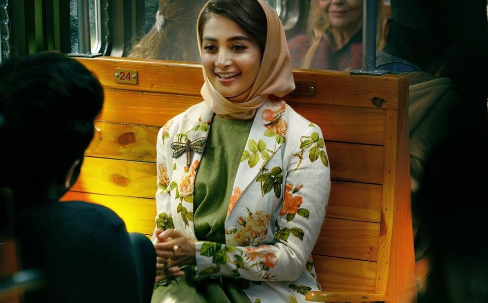 प्रभास ने पूजा हेगड़े के जन्मदिन पर उनका 'राधेश्याम' से फर्स्ट लुक किया रिलीज