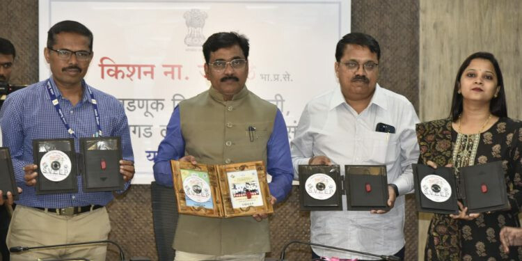 रायगढ़ - मतदाता जागरूकता के लिए बना गीतमाला