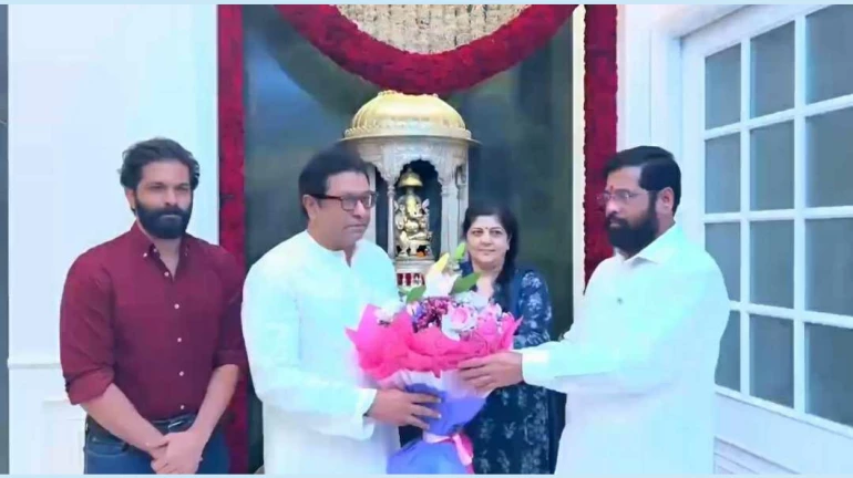 Mumbai: CM Eknath Shinde meets Raj Thackeray; Will take action against loudspeakers in mosque says CM Mumbai: CM Eknath Shinde meets Raj Thackeray; Will take action against loudspeakers in mosque says CM
