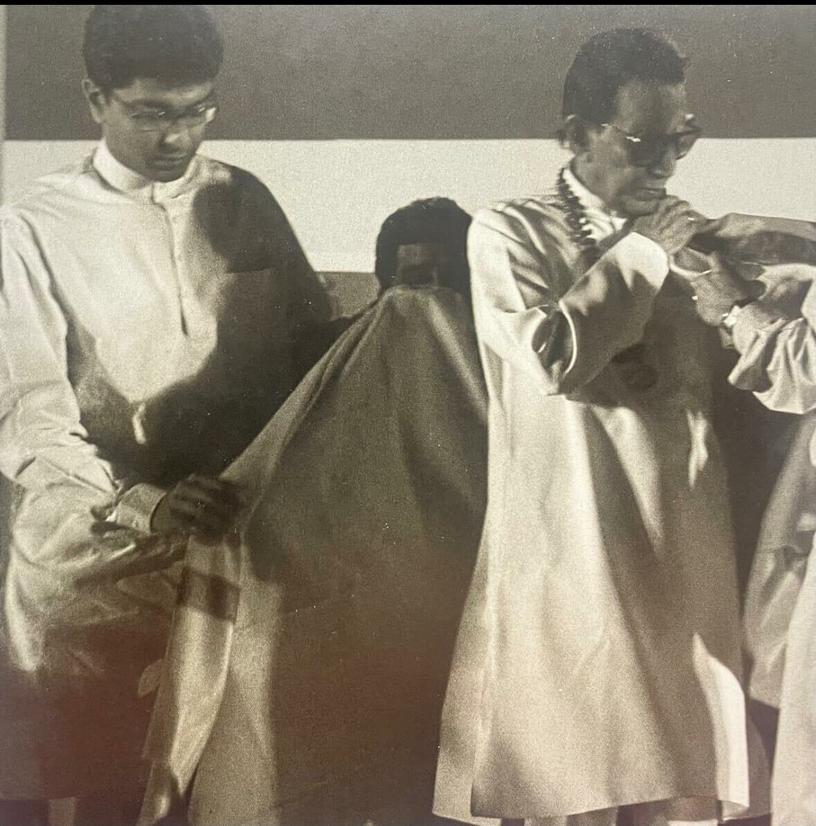 Raj Thackeray Pays Tribute to Balasaheb Thackeray on Birth Centenary, Comments on Present-Day Politics