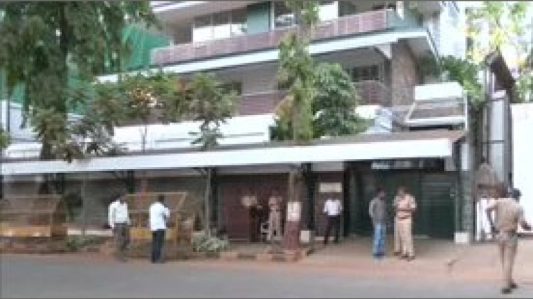 मनसे कार्यकर्ते आक्रमक, भोंगे लावत हनुमान चालिसाचं पठन मनसे कार्यकर्ते आक्रमक, भोंगे लावत हनुमान चालिसाचं पठन