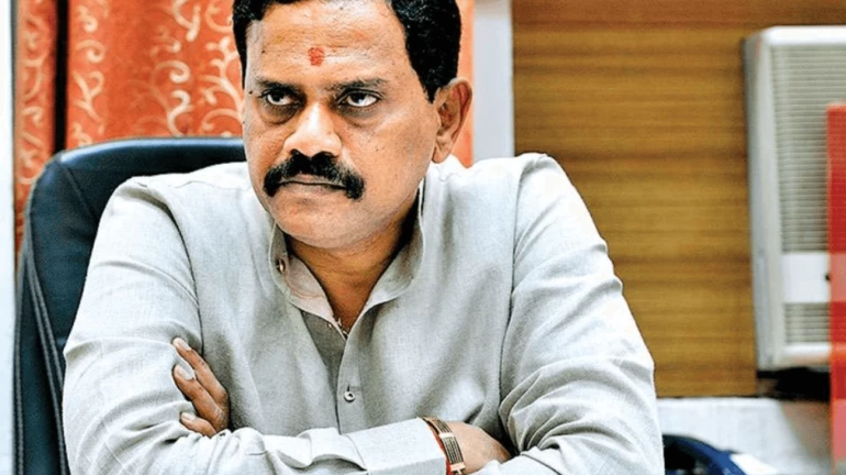 Thane: MP Rajan Vichare makes his stand clear on joining Eknath Shinde's Shiv Sena Thane: MP Rajan Vichare makes his stand clear on joining Eknath Shinde's Shiv Sena