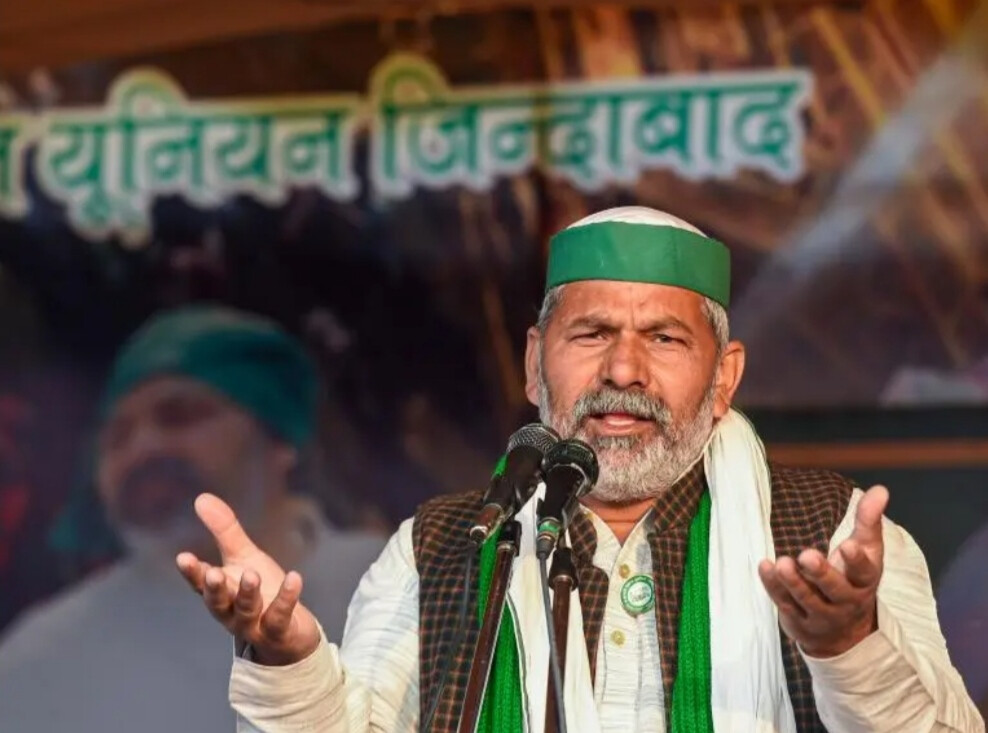 केजरीवाल की राह पर चल रहे टिकैत