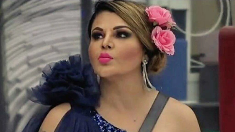 राखी सावंत आणि तिच्या भावा विरोधात गुन्हा दाखल राखी सावंत आणि तिच्या भावा विरोधात गुन्हा दाखल