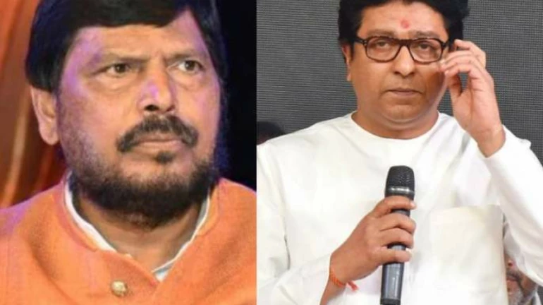 मस्जिदवर आहेत भोंगे, तुम्ही का करताय सोंगे - रामदास आठवले मस्जिदवर आहेत भोंगे, तुम्ही का करताय सोंगे - रामदास आठवले