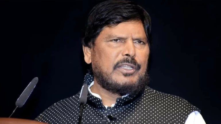 मोदींसोबत खरी शिवसेना : रामदास आठवले मोदींसोबत खरी शिवसेना : रामदास आठवले