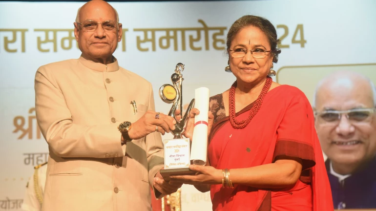 Maharashtra Governor presents 'Vagdhara' awards in literature, art, journalism, social work