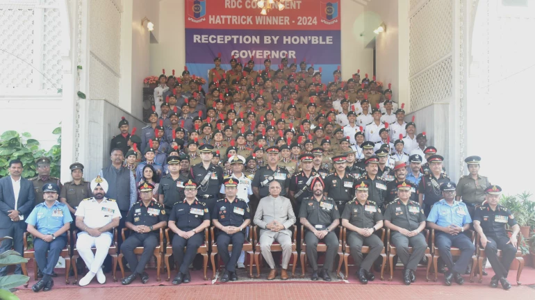 Maharashtra Governor pats NCC Cadets for bringing PM Banner for 3rd consecutive year Maharashtra Governor pats NCC Cadets for bringing PM Banner for 3rd consecutive year
