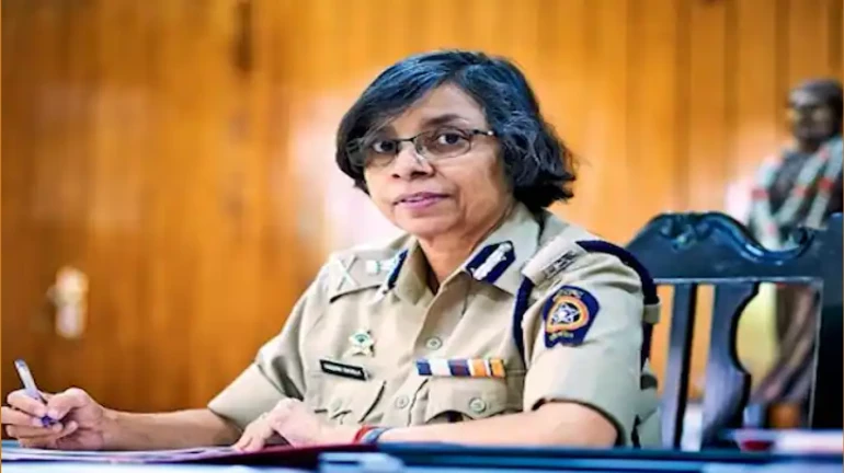 फोन टॅपिंग प्रकरण, रश्मी शुक्ला यांना पुन्हा समन्स फोन टॅपिंग प्रकरण, रश्मी शुक्ला यांना पुन्हा समन्स