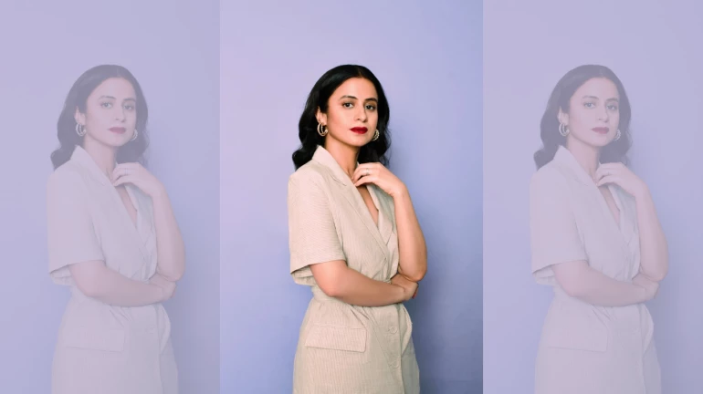 रसिका दुग्गल ने अंतरराष्ट्रीय ऑडियो वेंचर द एम्पायर के लिए स्टीफन फ्राई को किया किया जॉइन रसिका दुग्गल ने अंतरराष्ट्रीय ऑडियो वेंचर द एम्पायर के लिए स्टीफन फ्राई को किया किया जॉइन