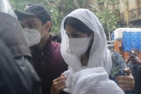 रिया चक्रवर्तीवर अटकेची टांगती तलवार, तिसऱ्या दिवशी चौकशीला हजर