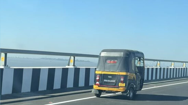 अटल सेतु पर ऑटो रिक्शा , चालक पर मामला दर्ज अटल सेतु पर ऑटो रिक्शा , चालक पर मामला दर्ज