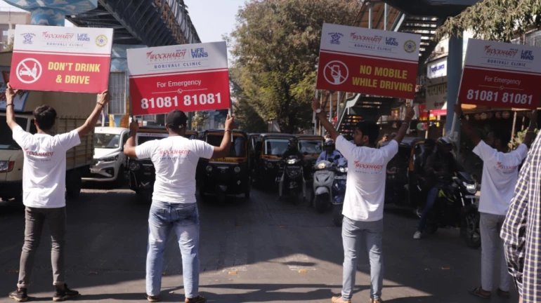 Borivali Traffic Police Educates Nearly 1,000 people on Road safety tips Borivali Traffic Police Educates Nearly 1,000 people on Road safety tips