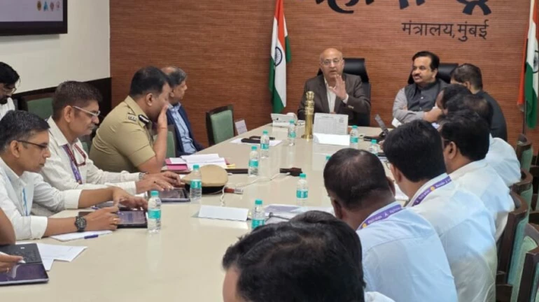 सभी सरकारी अधिकारियों और कर्मचारियों के लिए दोपहिया वाहन चलाते समय हेलमेट का उपयोग अनिवार्य सभी सरकारी अधिकारियों और कर्मचारियों के लिए दोपहिया वाहन चलाते समय हेलमेट का उपयोग अनिवार्य