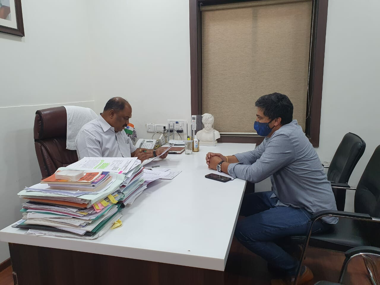 मुंबई लोकल सर्वांसाठी सुरू करा, राष्ट्रवादीच्या ‘या’ नेत्याचं परिवहनमंत्र्यांना साकडं