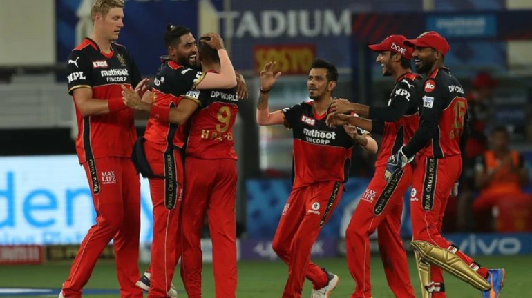'विराट'सेनेनं मुंबई इंडियन्सला दिली ५४ धावांनी मात