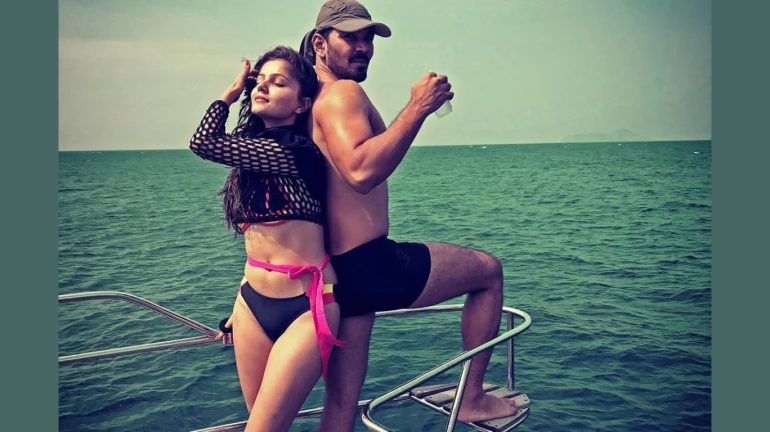 दिलचस्प है रुबीना-अभिनव की लव स्टोरी, अब बिग बॉस रिश्ते में डाल रहा है खलल दिलचस्प है रुबीना-अभिनव की लव स्टोरी, अब बिग बॉस रिश्ते में डाल रहा है खलल