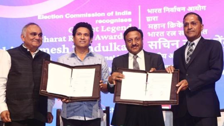 क्रिकेटर सचिन तेंदुलकर भारत निर्वाचन आयोग के 'नेशनल आइकॉन' क्रिकेटर सचिन तेंदुलकर भारत निर्वाचन आयोग के 'नेशनल आइकॉन'