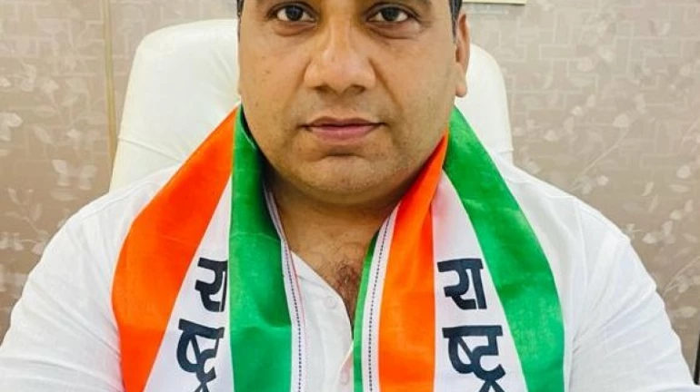 COVID-19 महामारी के बीच सामाजिक कार्यों के लिए NCP नेता को मिला 'मुंबई रत्न' पुरस्कार COVID-19 महामारी के बीच सामाजिक कार्यों के लिए NCP नेता को मिला 'मुंबई रत्न' पुरस्कार