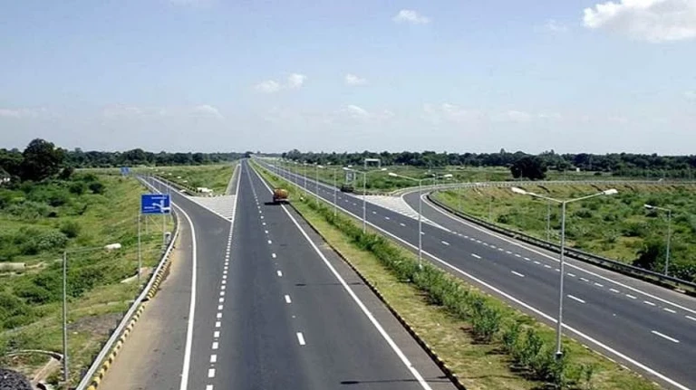 Mercedes-Benz Adopts Samruddhi Highway to Help Make It Accident-Free
